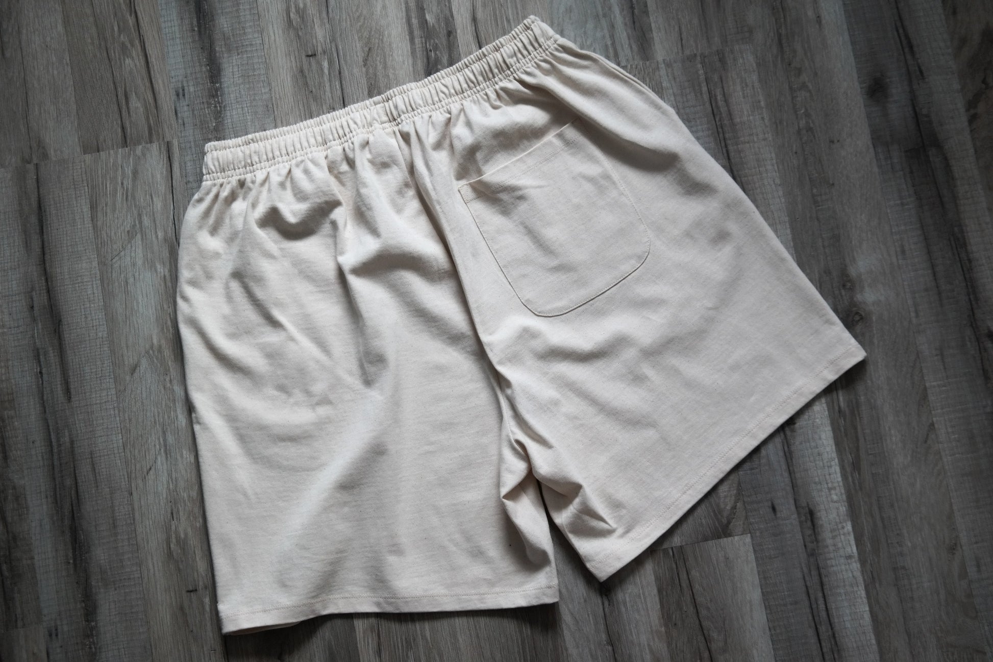 Limited_Limitierte_Unisex_Shorts_Natural_Raw_03