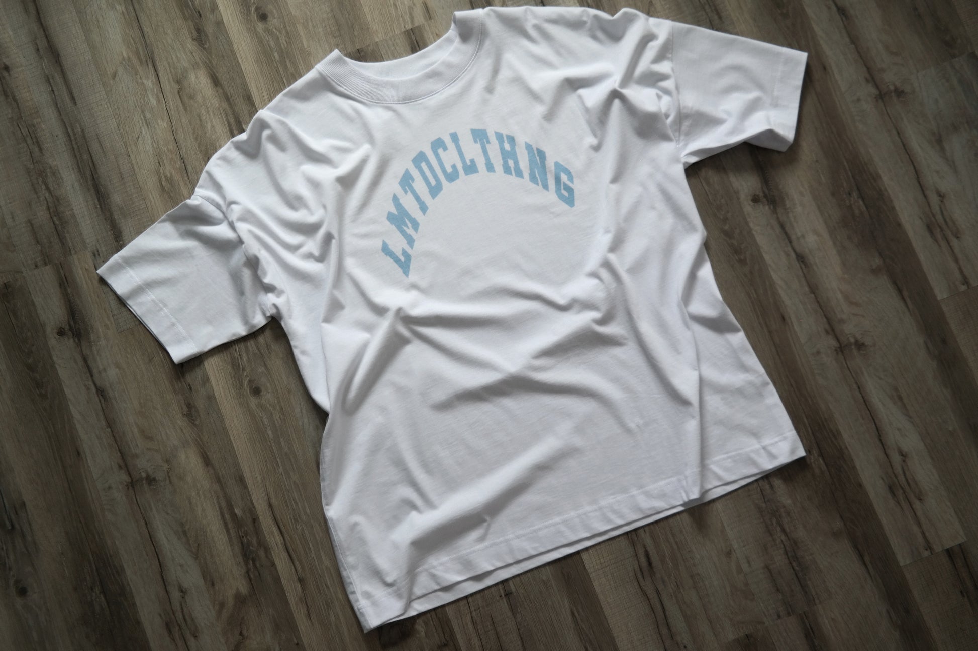Limited_Limitiertes_Unisex_Oversize_Shirt_White_Ice_Blue_01