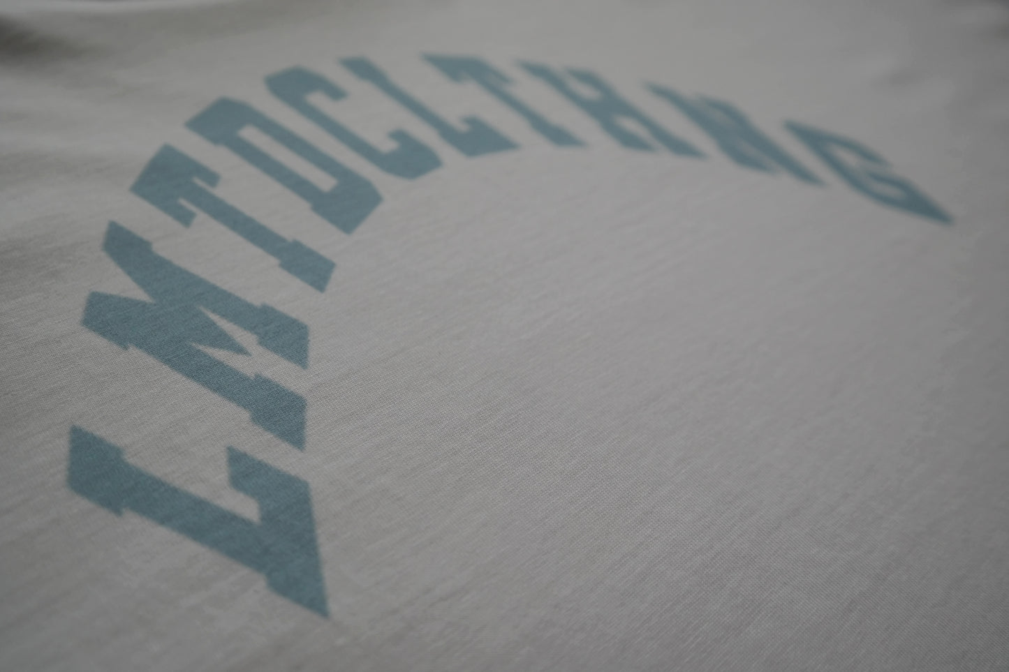 Limited_Limitiertes_Unisex_Oversize_Shirt_White_Ice_Blue_03