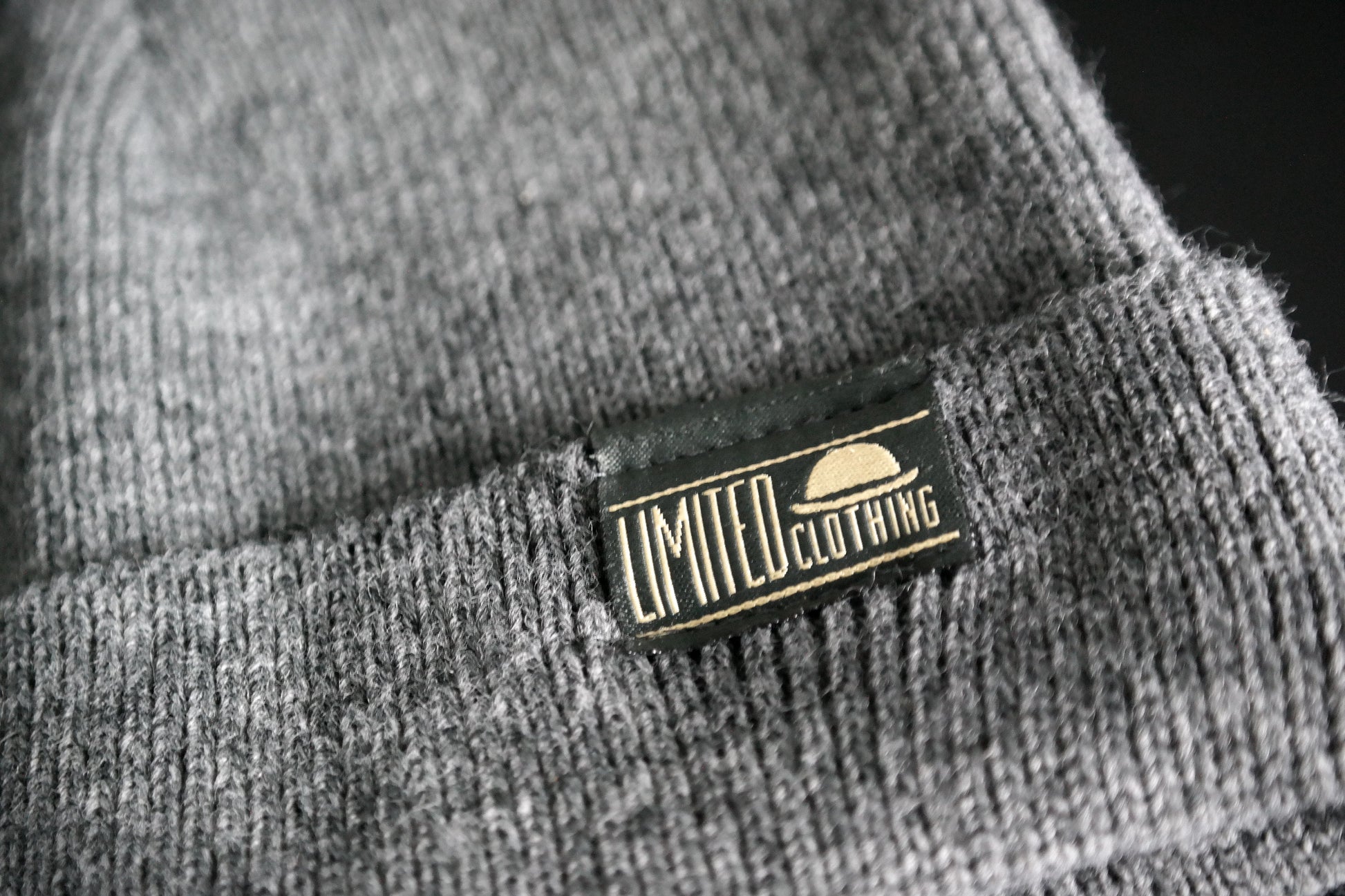 Limited_Limitierte_Beanie_Charcoal_02