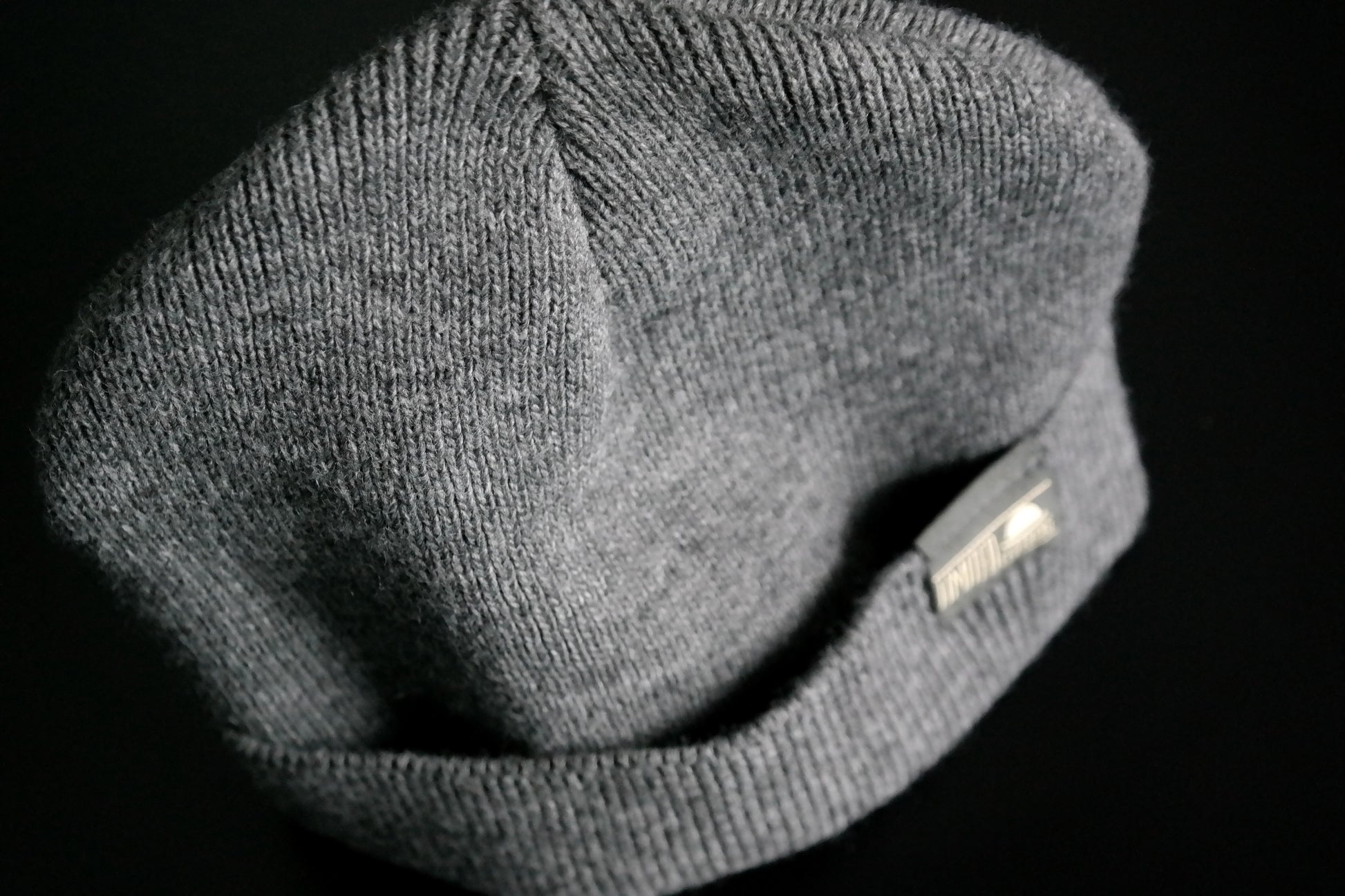 Limited_Limitierte_Beanie_Charcoal_03