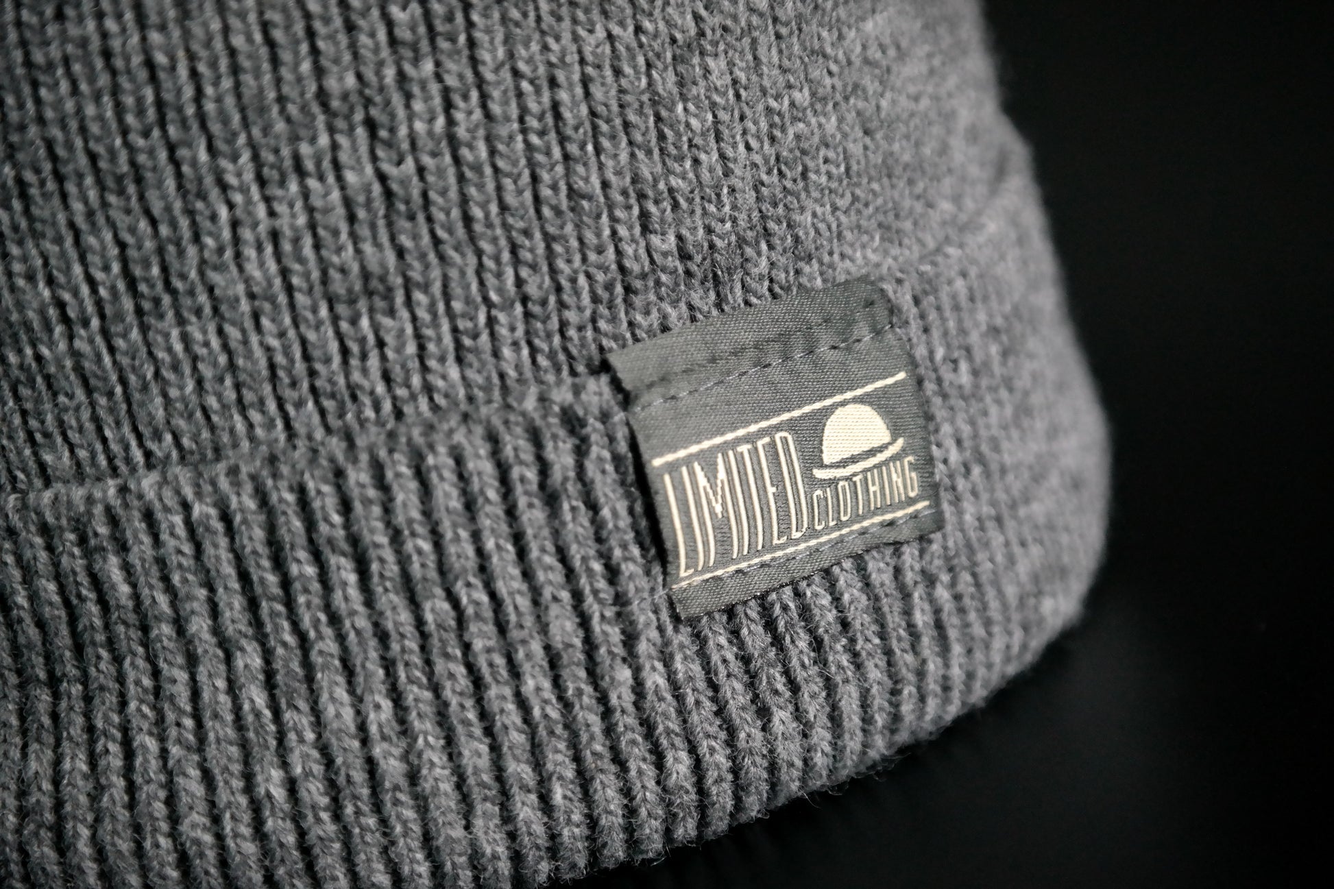 Limited_Limitierte_Beanie_Charcoal_04