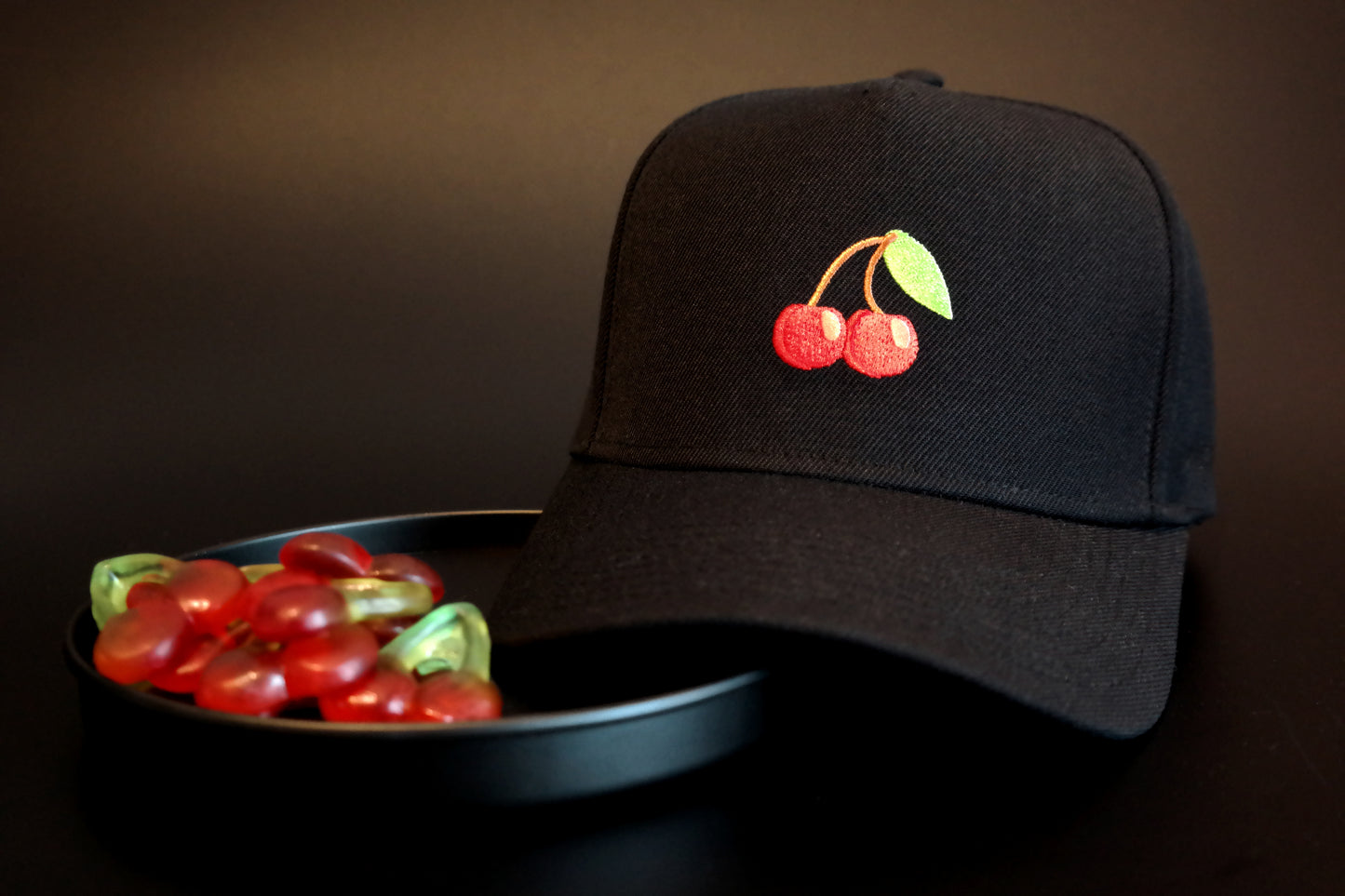 Limited_Limitierte_Snapback_Cap_Cherry_01