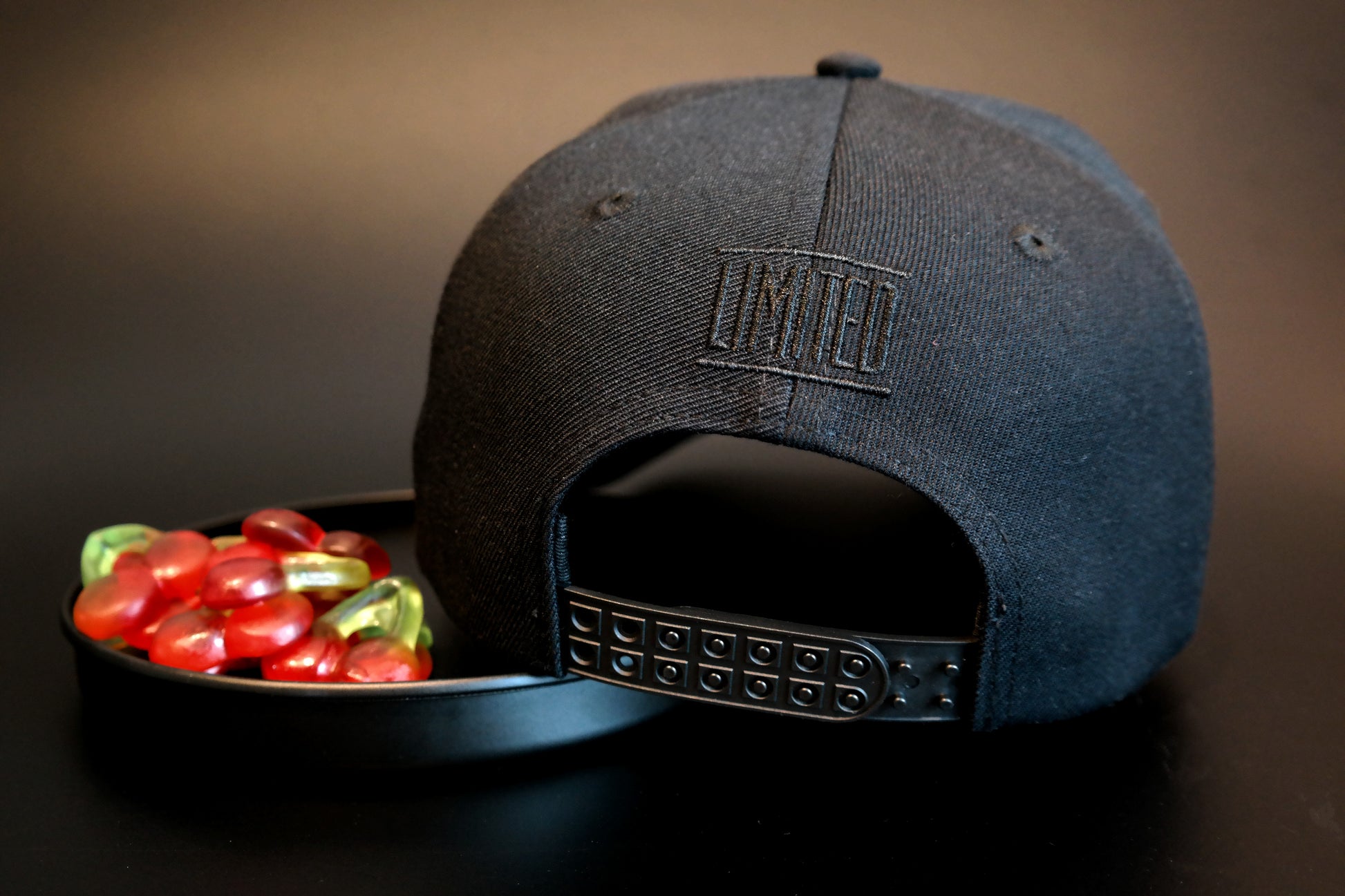 Limited_Limitierte_Snapback_Cap_Cherry_04