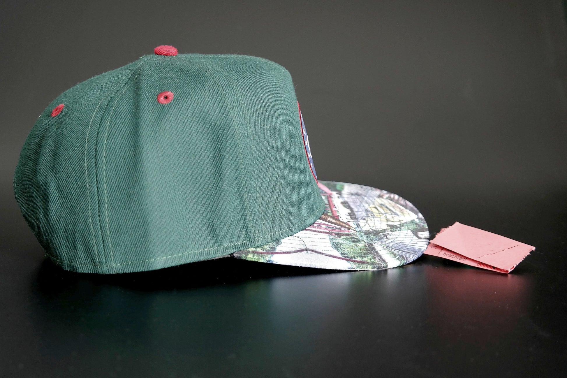 Limited_Limitierte_Snapback_Cap_Lost_Place_03