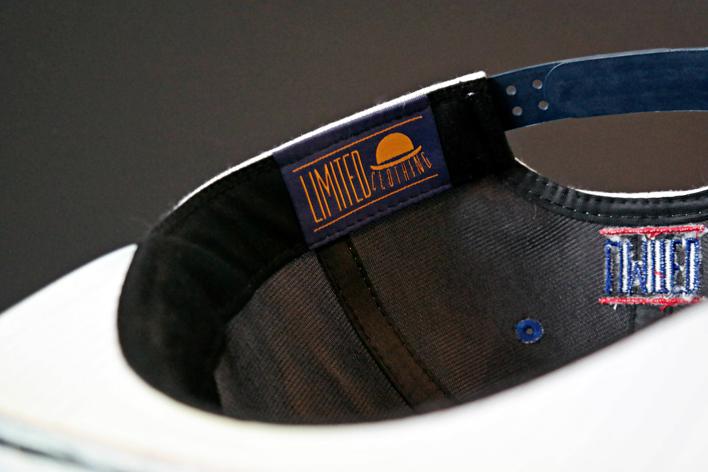 Limited_Limitierte_Snapbacks_Caps_Santa_Monica_07