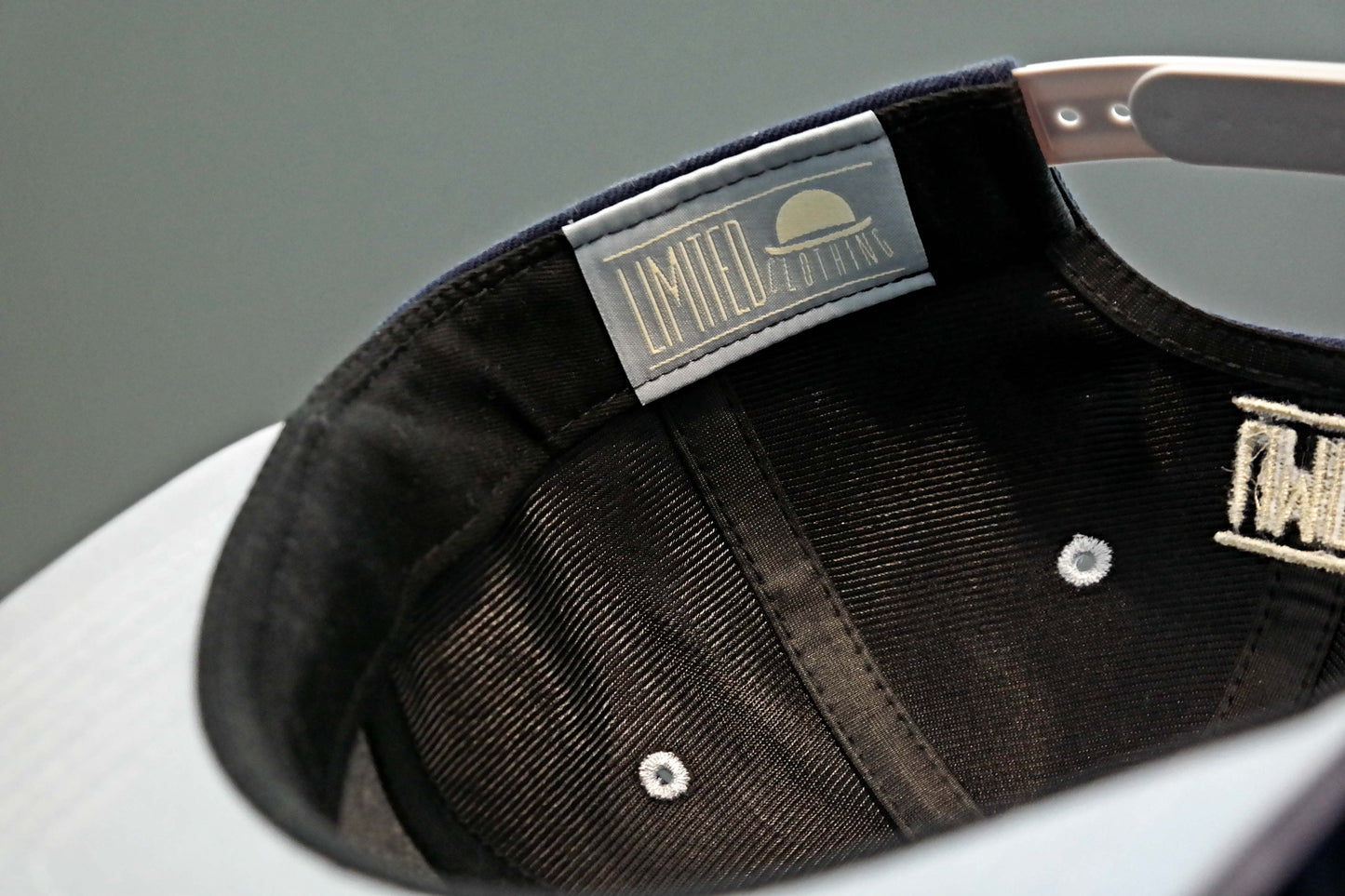 Limited_Limitierte_Snapbacks_Caps_Trident_06