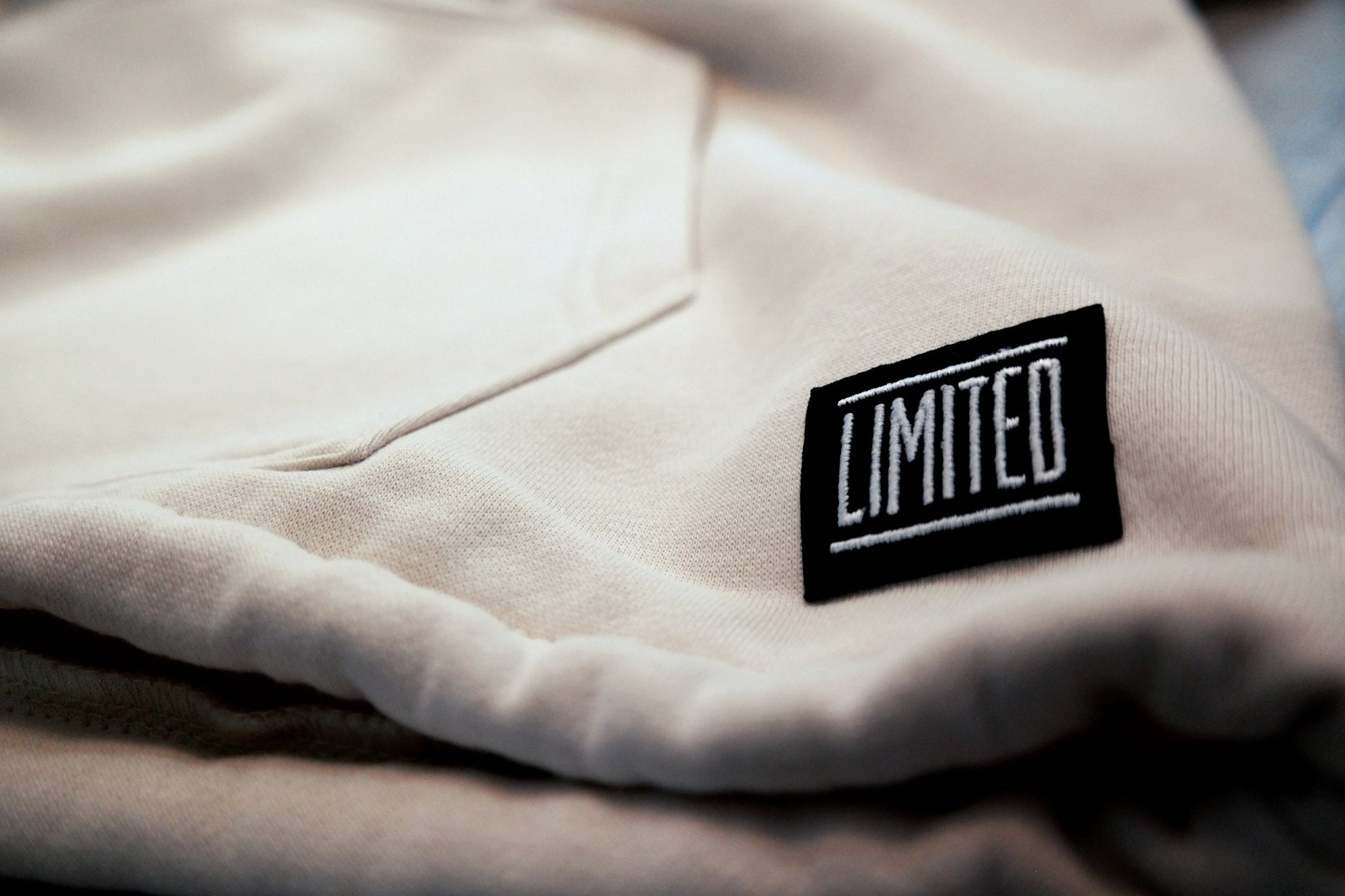 Limited_Limitierter_Sweater_Claw_04