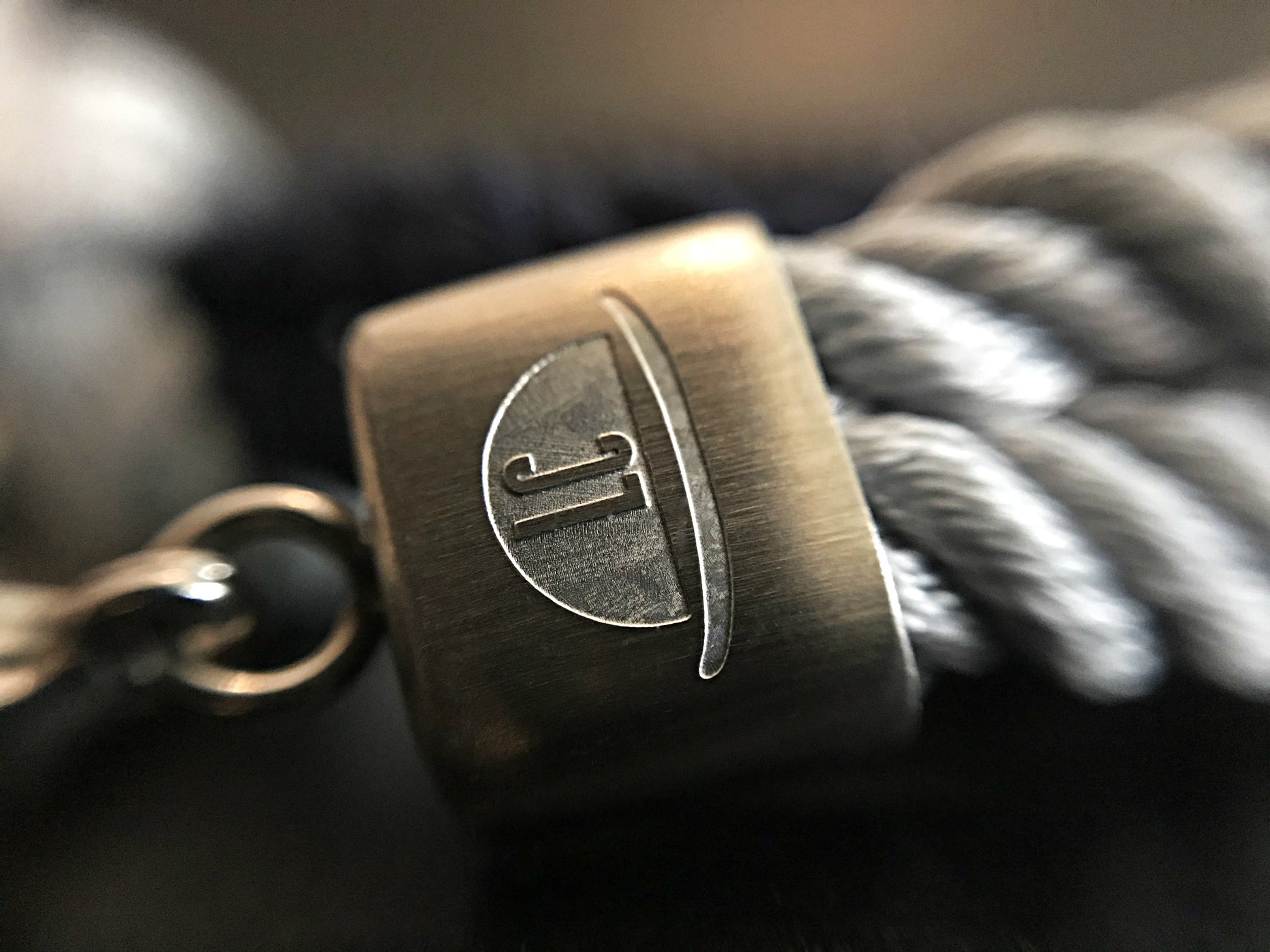 Limited_Limitiertes_Armband_Navy_Grau_03